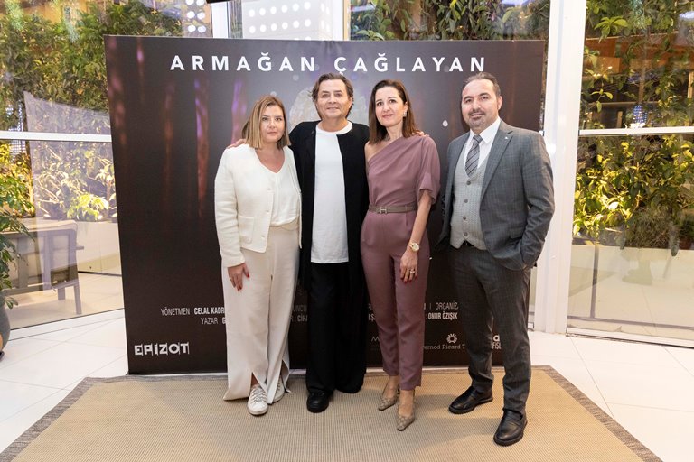 Seyfi Bey Oyunu Galasının Ardından Mövenpick Hotel İstanbul Marmara Sea'de Parti Düzenlendi Seyfi Bey Oyunu Galasının Ardından Mövenpick Hotel İstanbul Marmara Sea'de Parti Düzenlendi